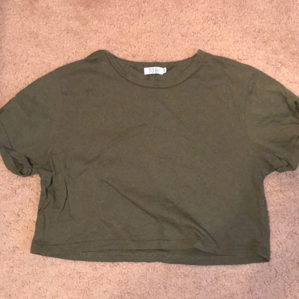 Green crop t-shirt